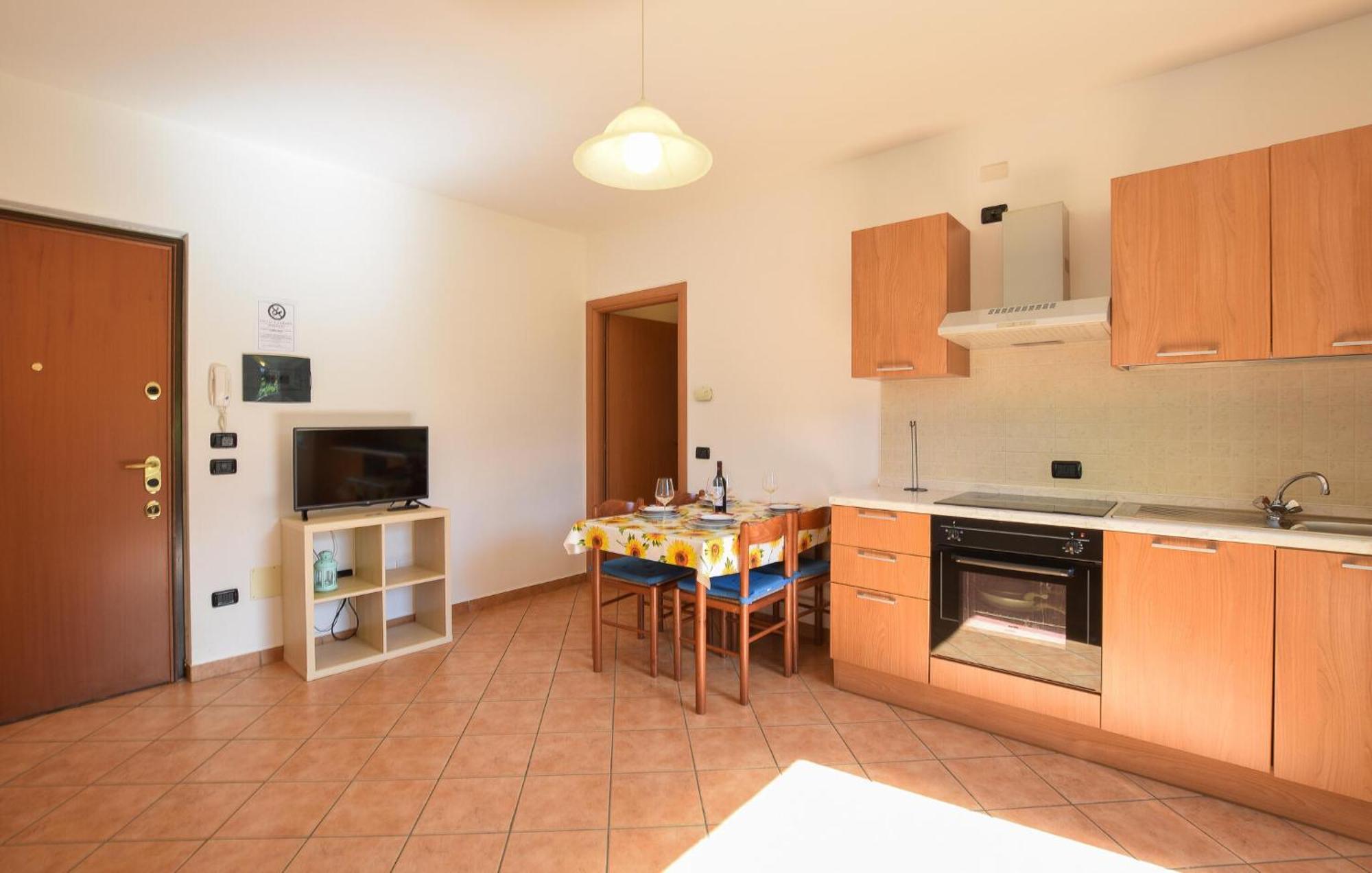 1 Bedroom Beautiful Apartment In دومازو المظهر الخارجي الصورة